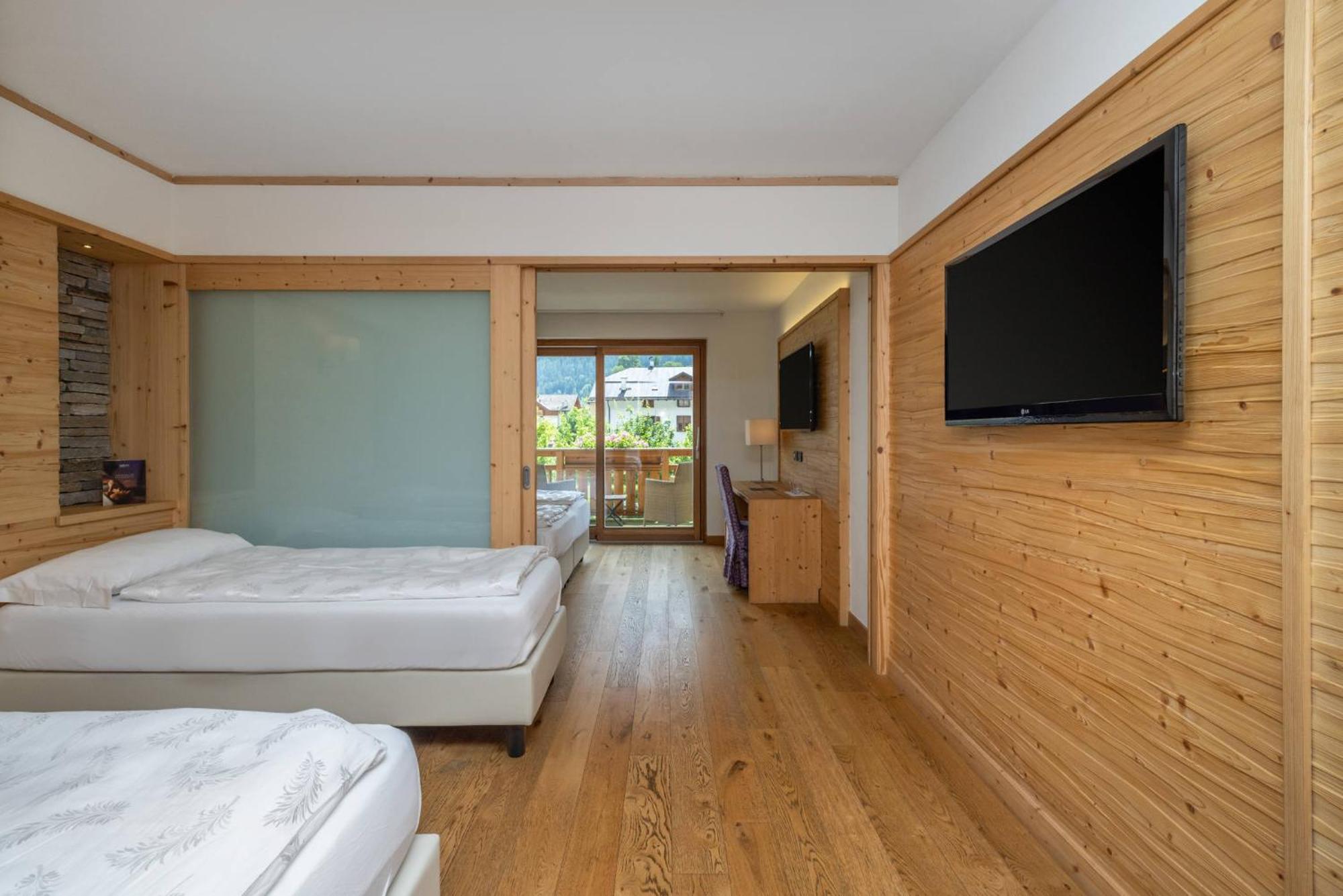 Alpholiday Dolomiti Wellness & Family Hotel Dimaro Quarto foto