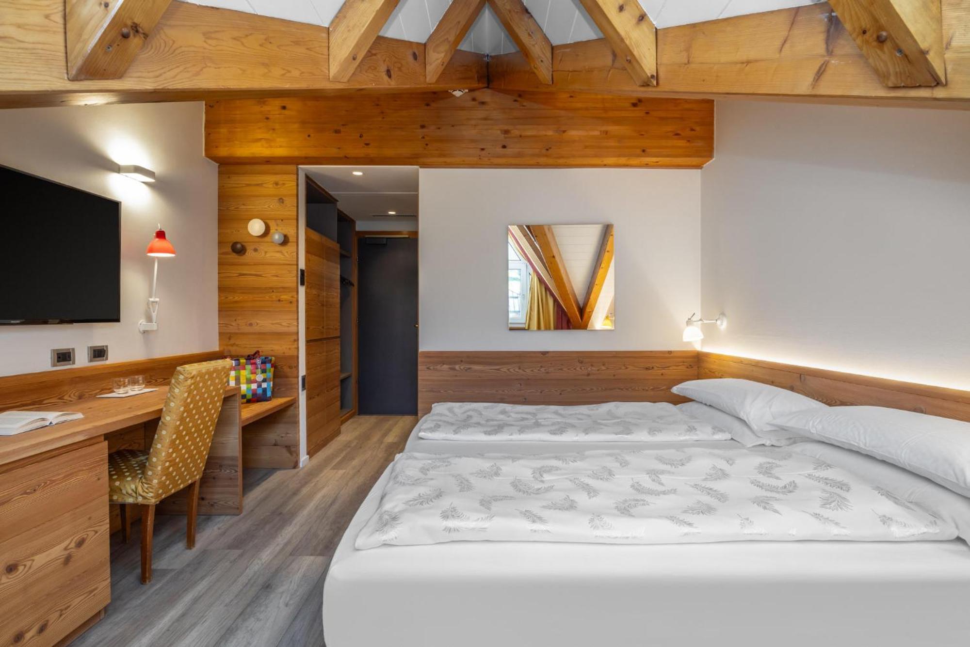 Alpholiday Dolomiti Wellness & Family Hotel Dimaro Quarto foto